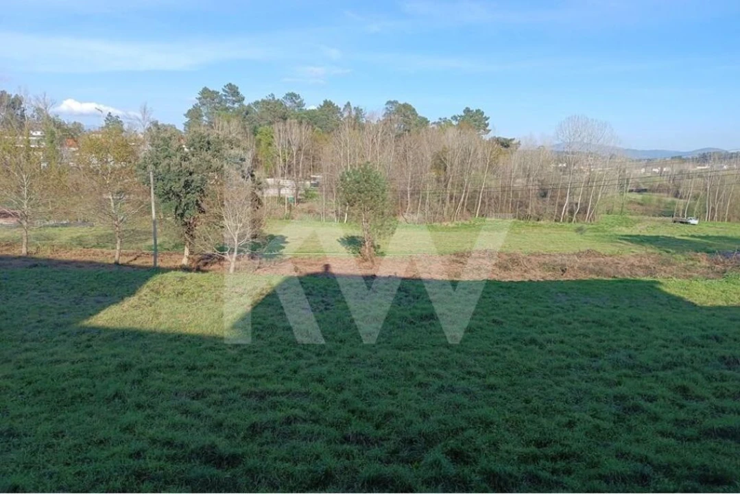 Terreno para Venda em Loureira Foto 2