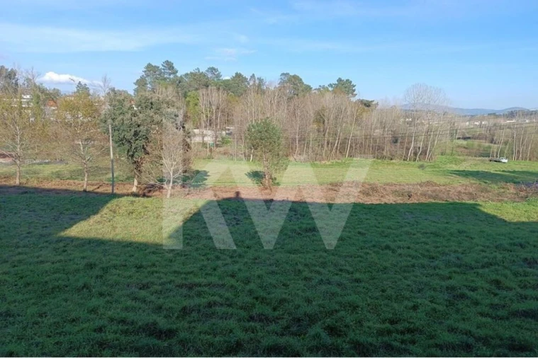 Terreno para Venda em Loureira Foto 2