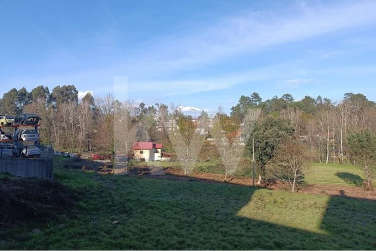 Terreno para Venda em Loureira Foto 4