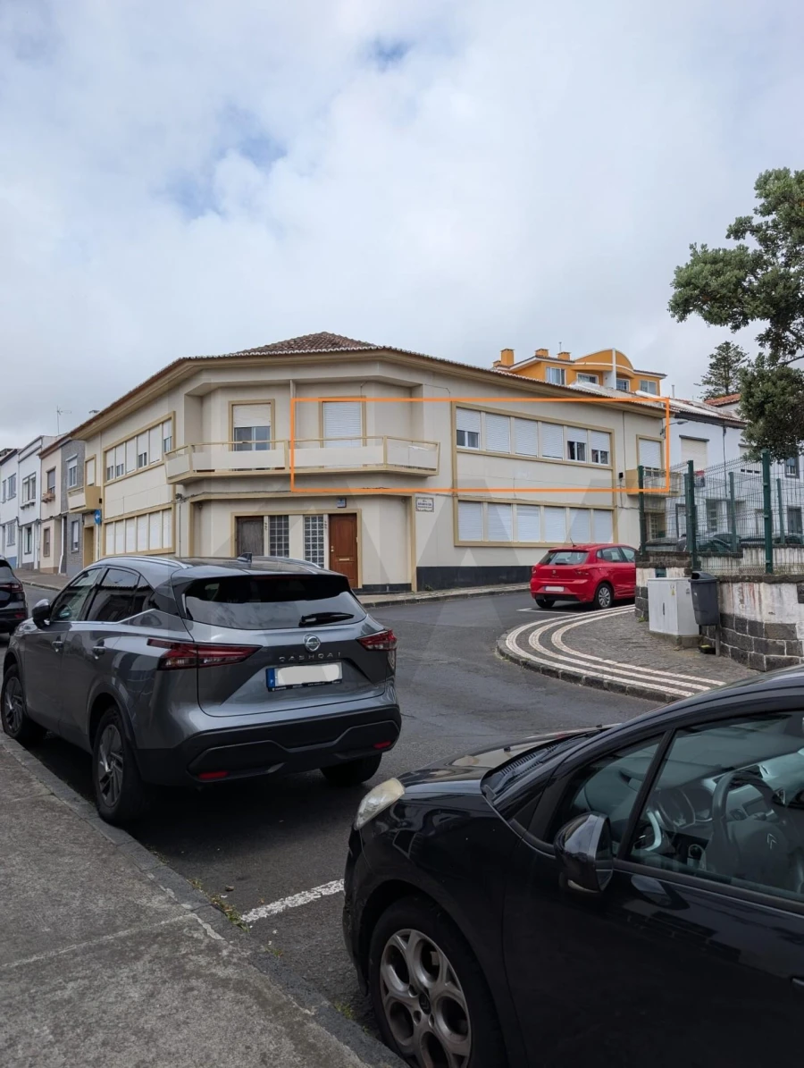 Apartamento T4 para Venda em Ponta Delgada (São José) Foto 2