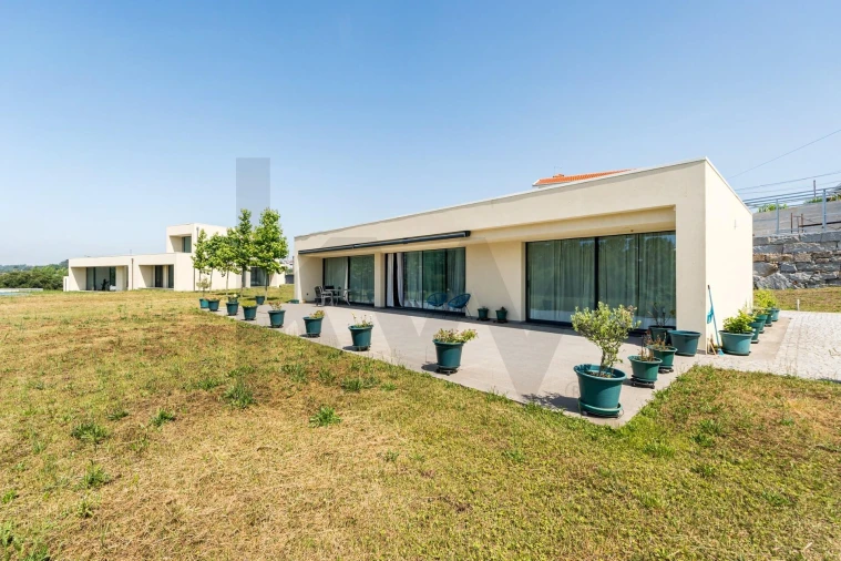 Moradia T4 para Venda em Vilela Foto 28