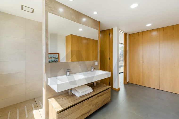 Moradia T4 para Venda em Vilela Foto 25