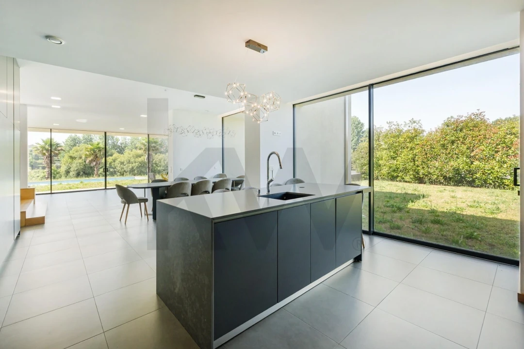 Moradia T4 para Venda em Vilela Foto 17