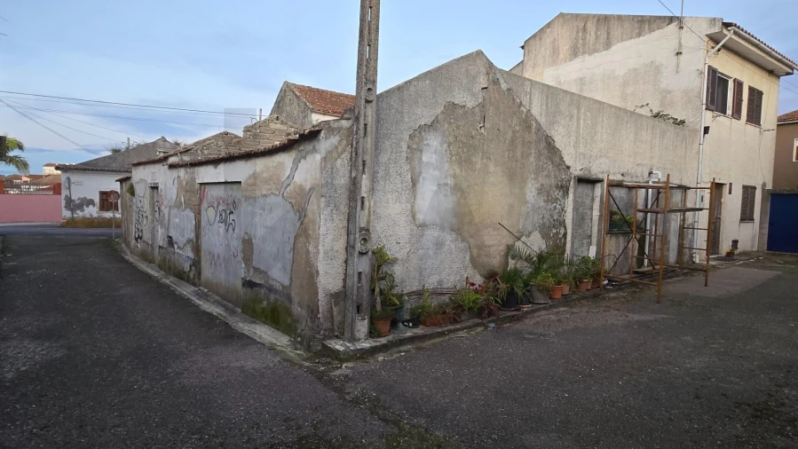 Moradia T3 para Venda em Granja do Ulmeiro Foto 6