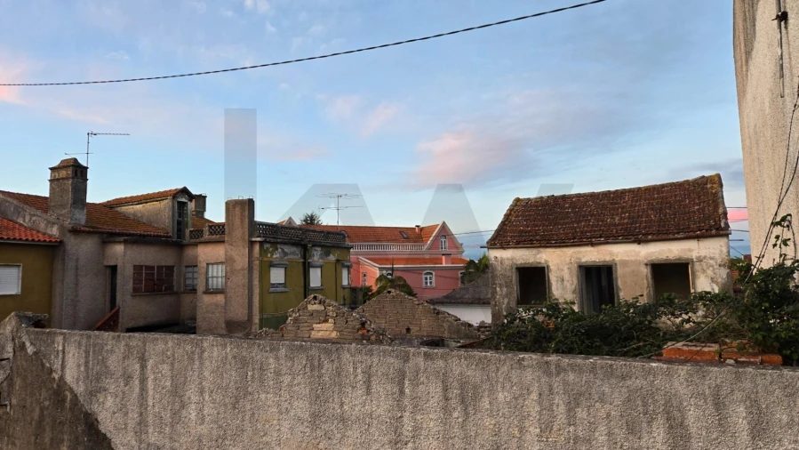 Moradia T3 para Venda em Granja do Ulmeiro Foto 5