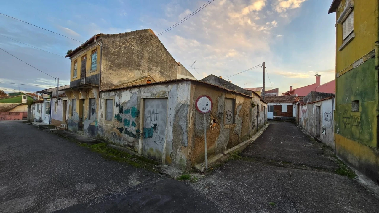 Moradia T3 para Venda em Granja do Ulmeiro Foto 2