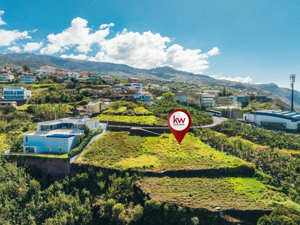 Terreno para Venda em Arco da Calheta Foto 3