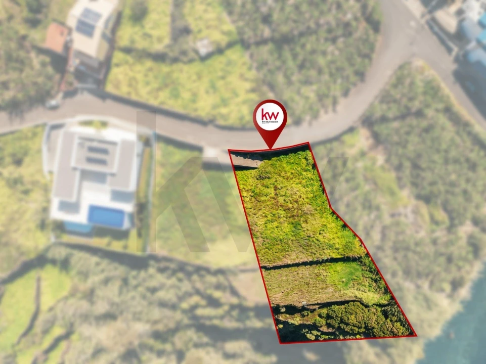 Terreno para Venda em Arco da Calheta Foto 2