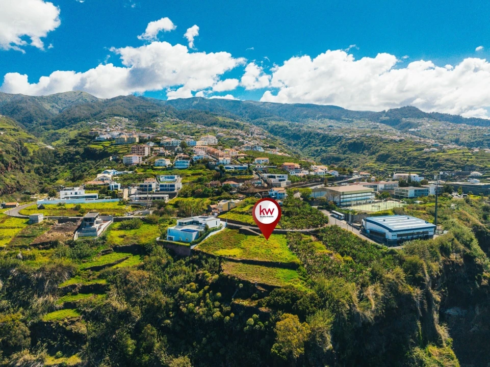 Terreno para Venda em Arco da Calheta Foto 17