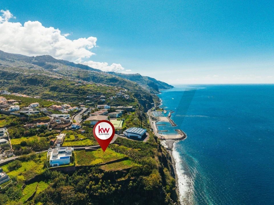 Terreno para Venda em Arco da Calheta Foto 9