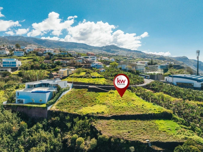Terreno para Venda em Arco da Calheta Foto 3