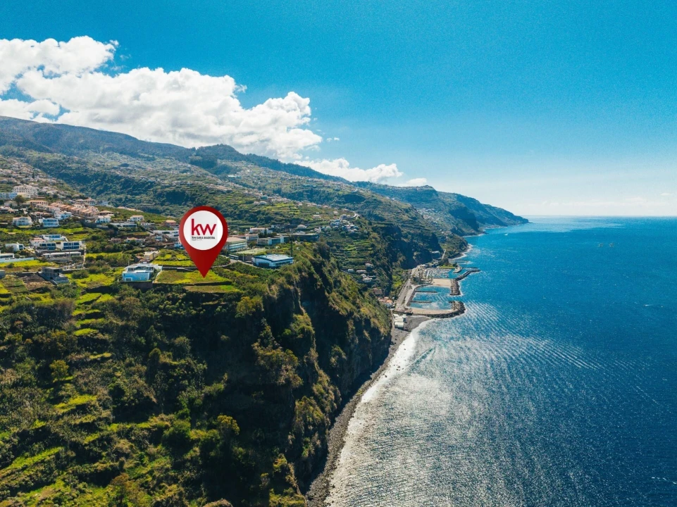 Terreno para Venda em Arco da Calheta Foto 6