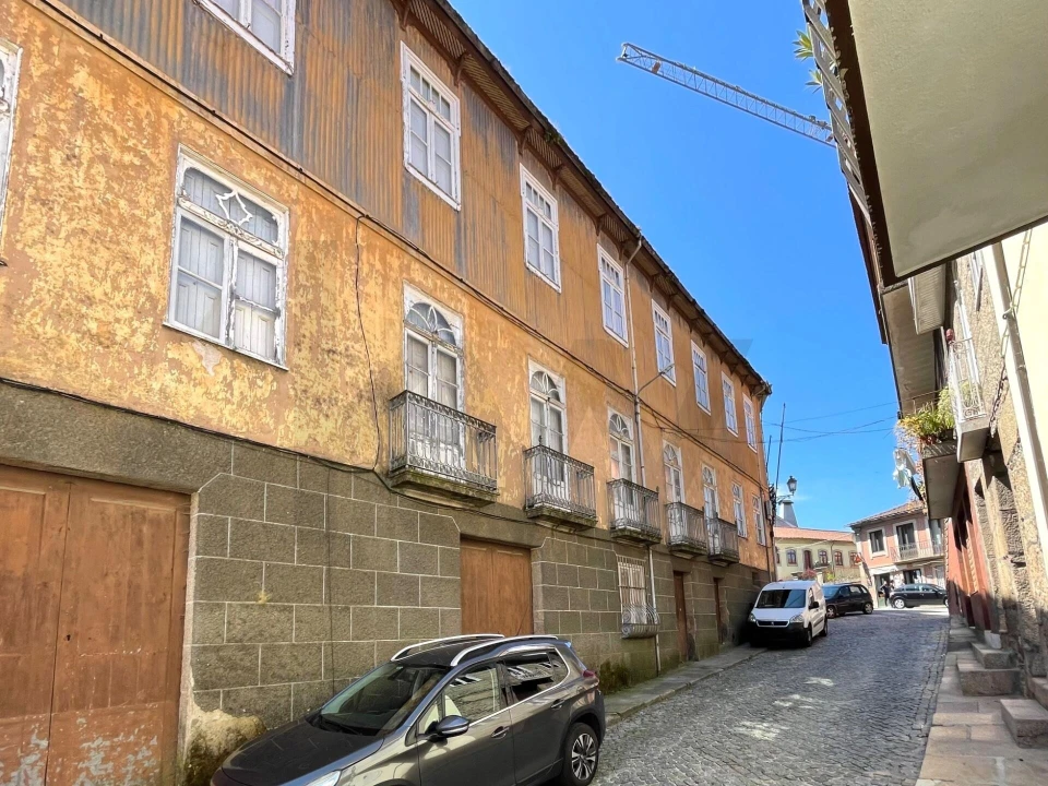 Moradia T5 para Venda em Arco de Baúlhe e Vila Nune Foto 3