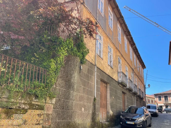 Moradia T5 para Venda em Arco de Baúlhe e Vila Nune Foto 2