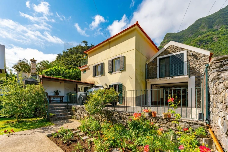 Moradia T5 para Venda em São Vicente