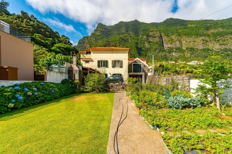 Moradia T5 para Venda em São Vicente Foto 2