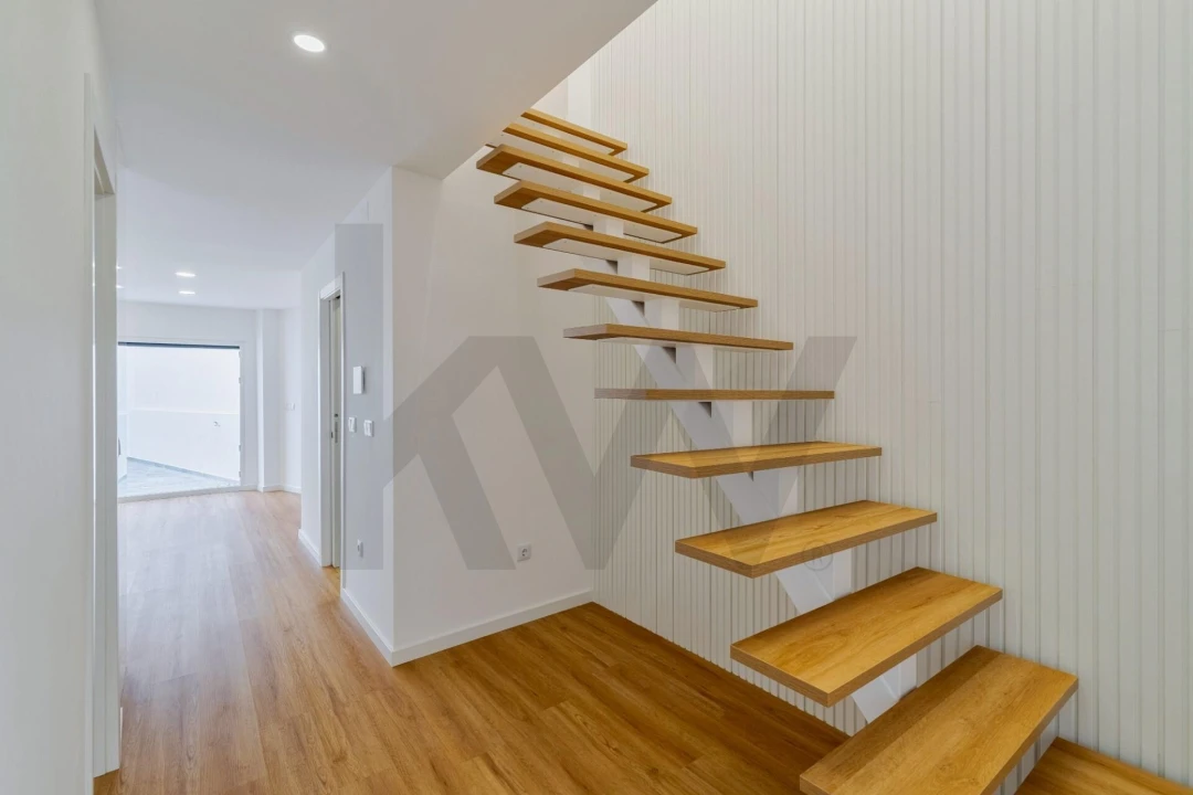 Moradia T3 para Venda em Almada, Cova da Piedade, Pragal e Cacilhas Foto 2