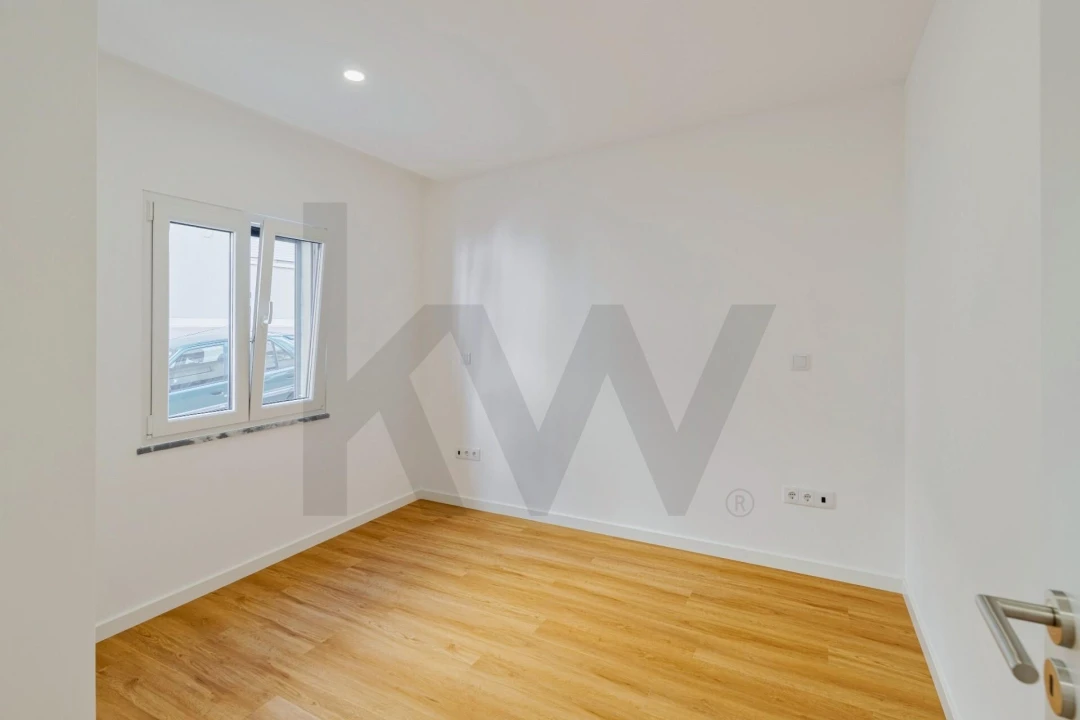 Moradia T3 para Venda em Almada, Cova da Piedade, Pragal e Cacilhas Foto 4