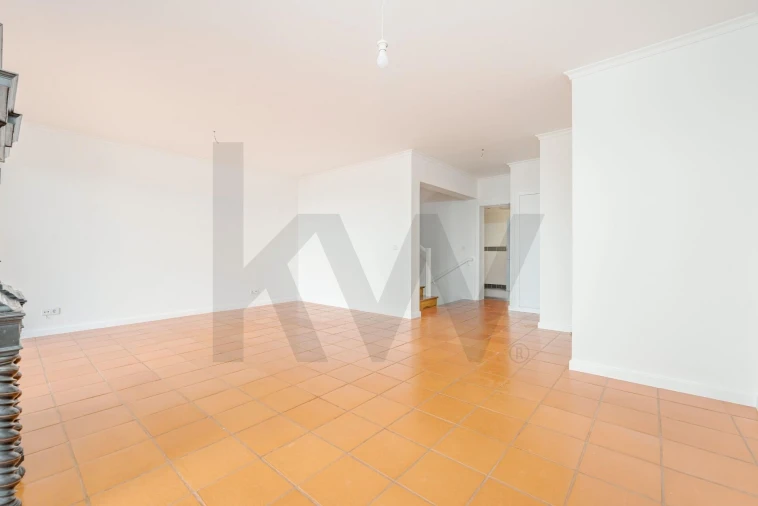 Moradia T3 para Venda em Caniço Foto 8