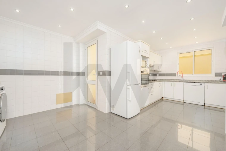 Moradia T3 para Venda em Caniço Foto 21