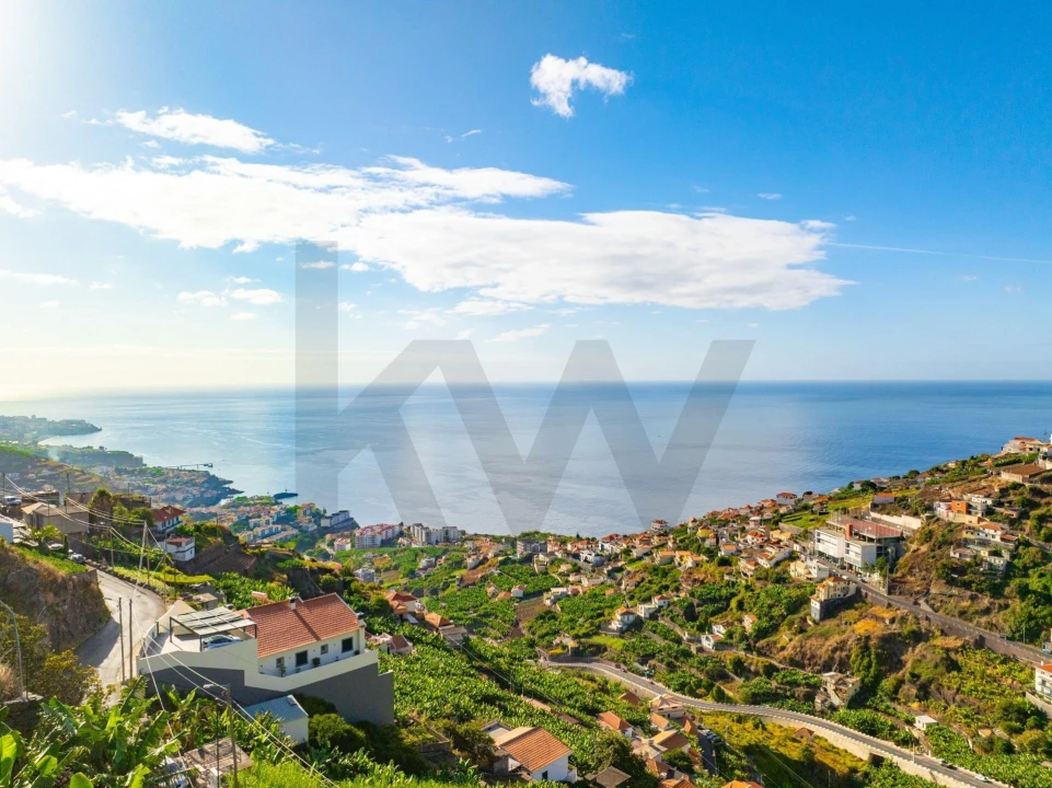 Terreno para Venda em Camara de Lobos Foto 1