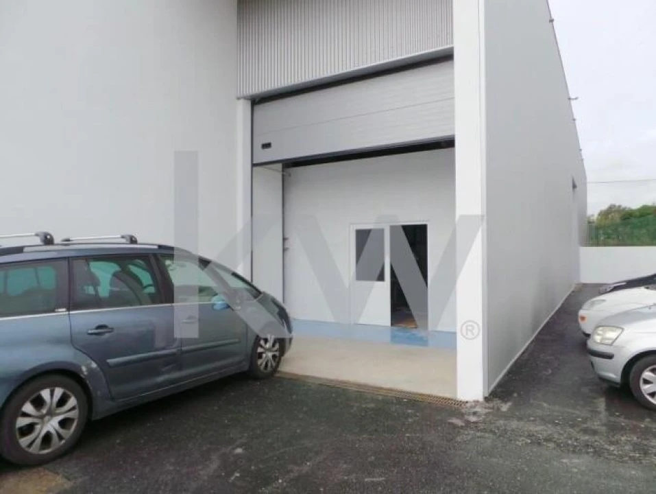 Armazém para Venda em Santo Antão e São Julião do Tojal Foto 9