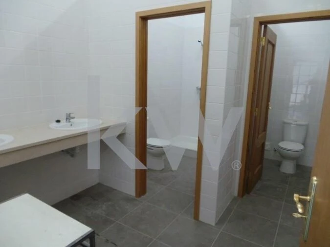 Armazém para Venda em Santo Antão e São Julião do Tojal Foto 16