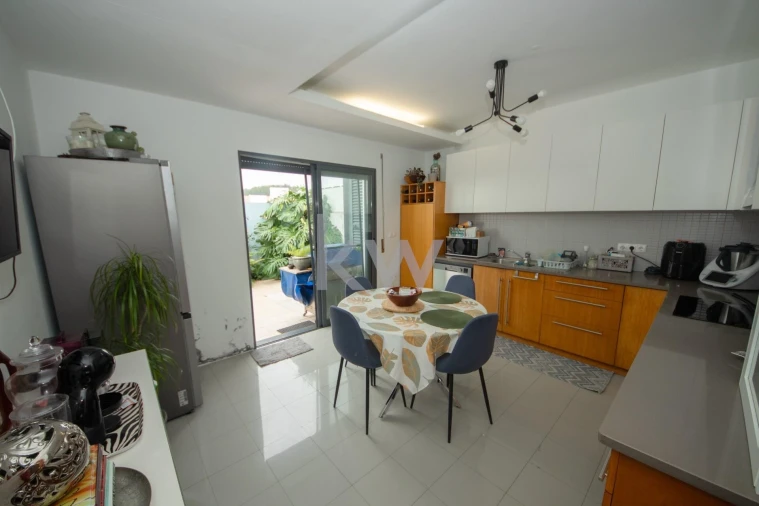 Moradia T3 para Venda em Ponta Delgada (São Pedro) Foto 8