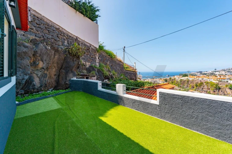 Moradia T2 para Venda em Funchal (Santa Maria Maior) Foto 3