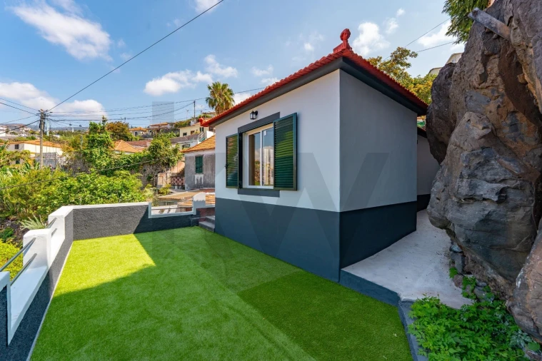 Moradia T2 para Venda em Funchal (Santa Maria Maior) Foto 2