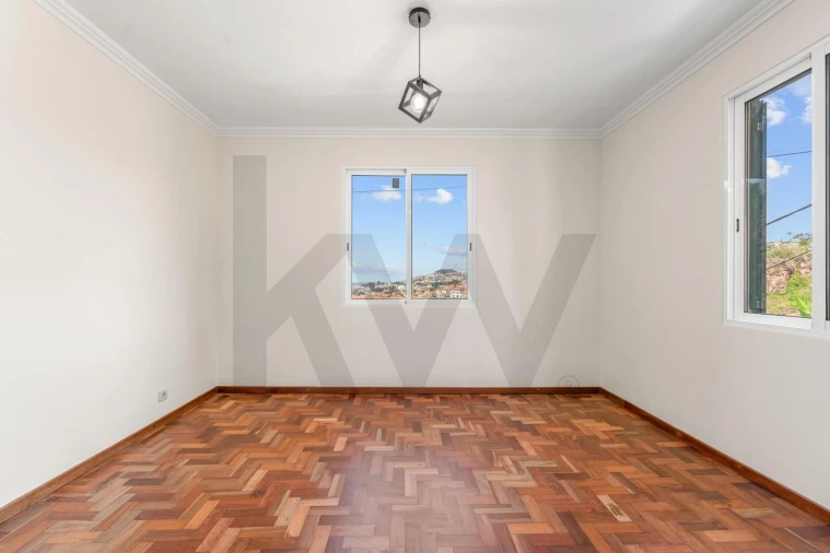 Moradia T2 para Venda em Funchal (Santa Maria Maior) Foto 9