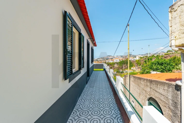 Moradia T2 para Venda em Funchal (Santa Maria Maior) Foto 4