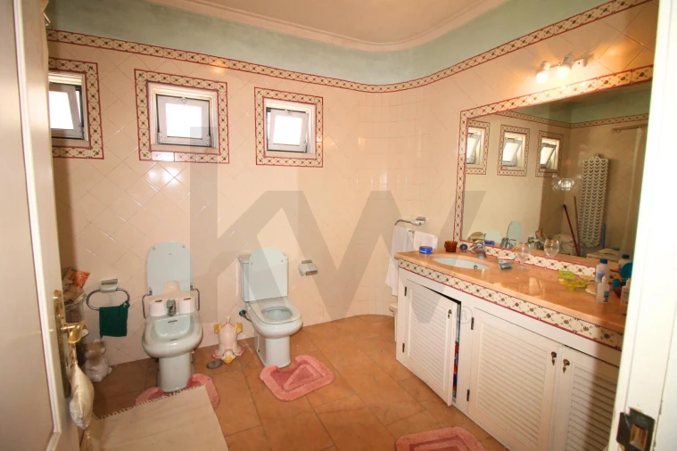 Quarto para Arrendamento em Fernao Ferro Foto 13