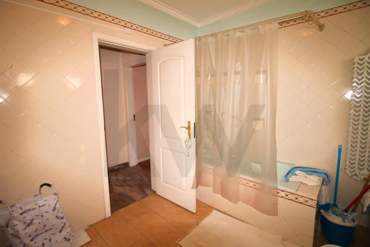 Quarto para Arrendamento em Fernao Ferro Foto 12