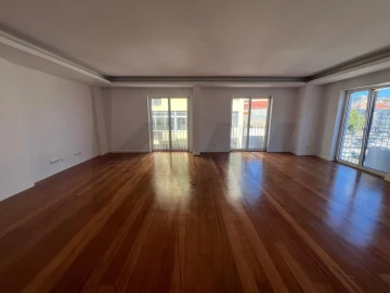 Apartamento T3 para Venda em Arroios