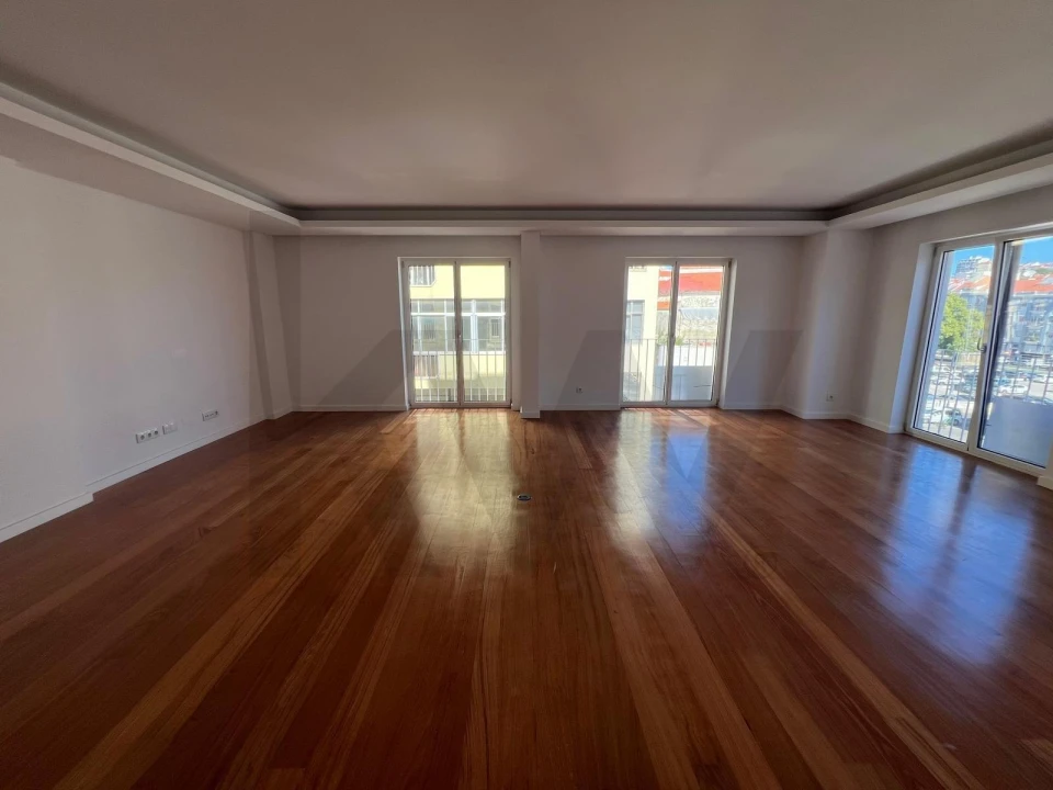 Apartamento T3 para Venda em Arroios Foto 2