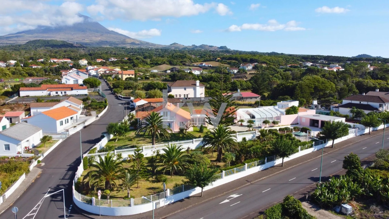 Moradia T5 para Venda em Madalena Foto 58