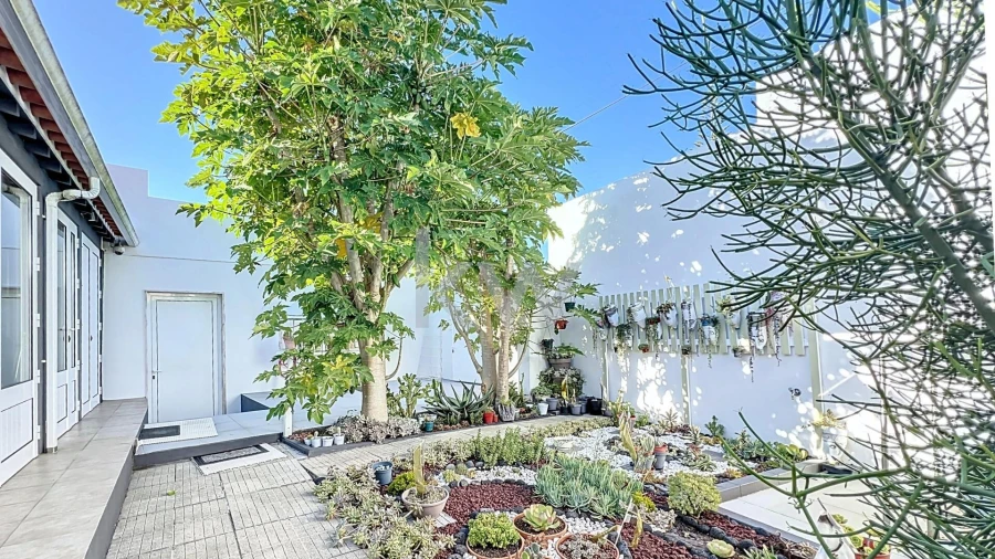 Moradia T5 para Venda em Madalena Foto 54