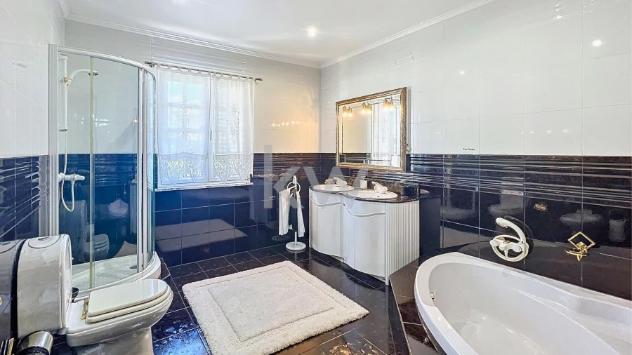 Moradia T5 para Venda em Madalena Foto 18