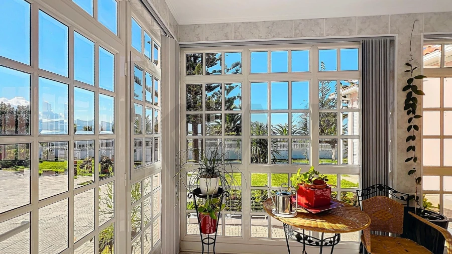 Moradia T5 para Venda em Madalena Foto 3