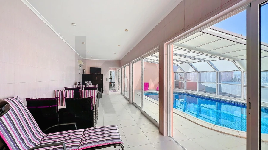 Moradia T5 para Venda em Madalena Foto 2