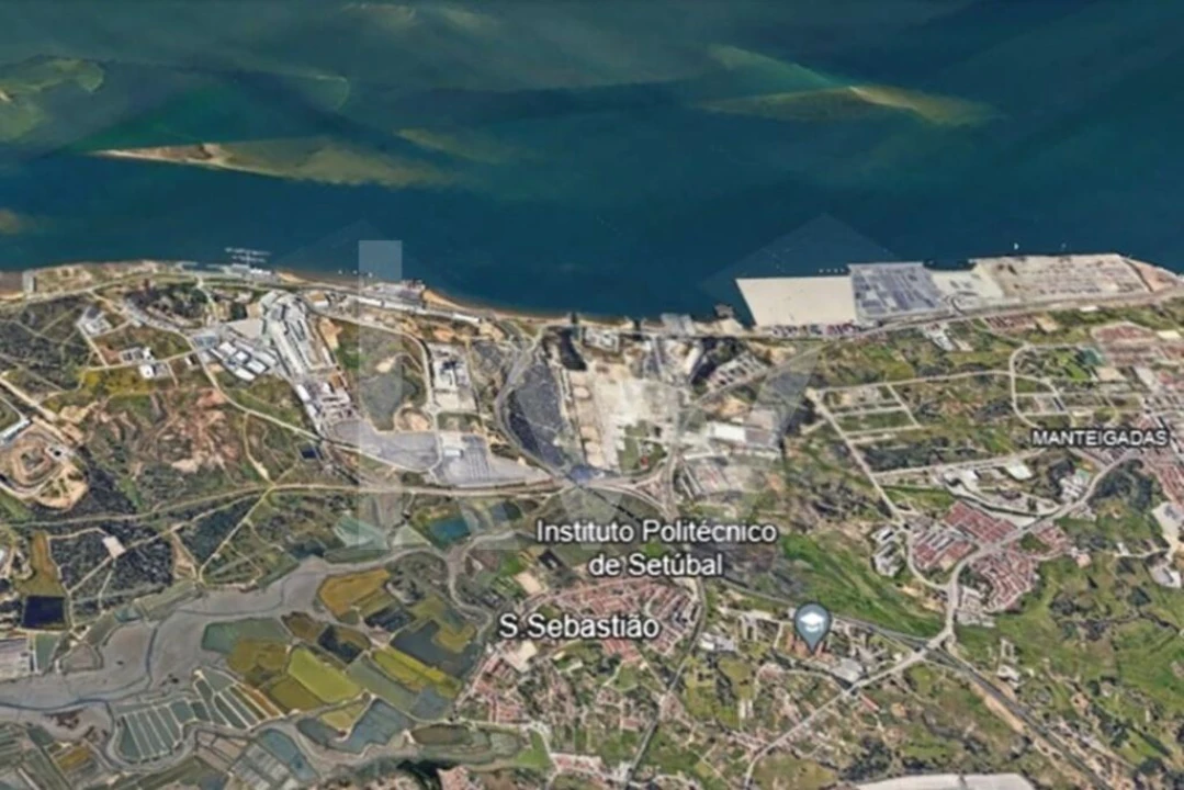 Terreno para Venda em Sado Foto 13