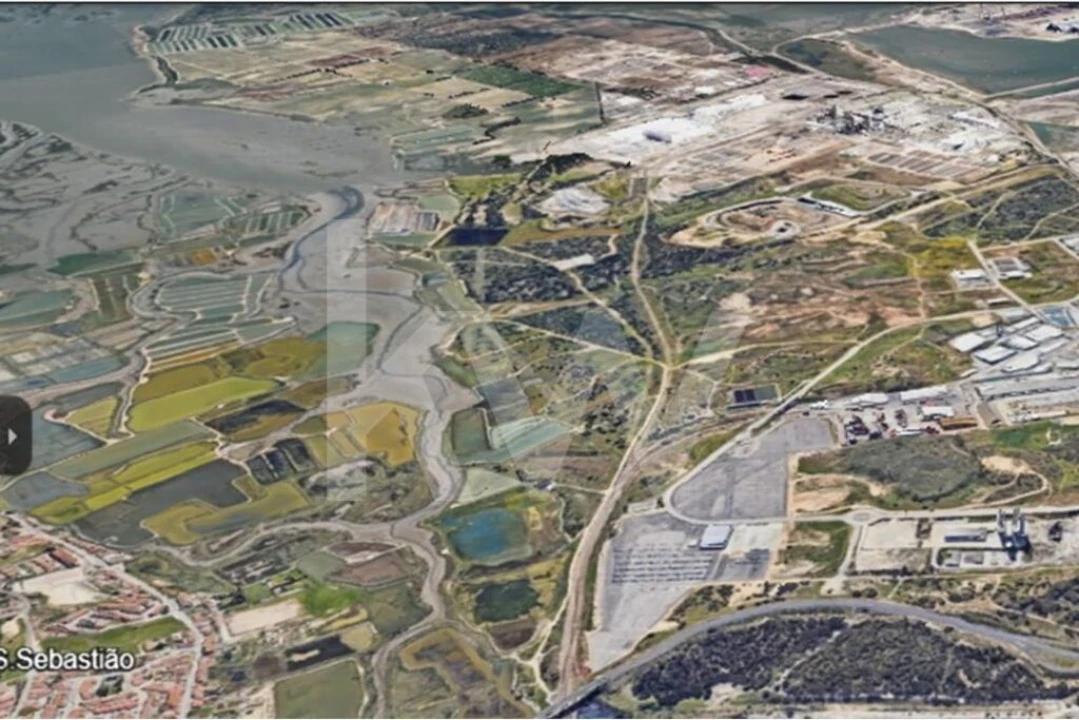 Terreno para Venda em Sado Foto 8