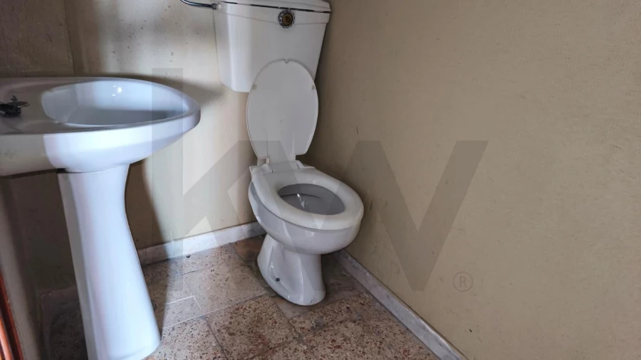 Garagem para Arrendamento em São João das Lampas e Terrugem Foto 7