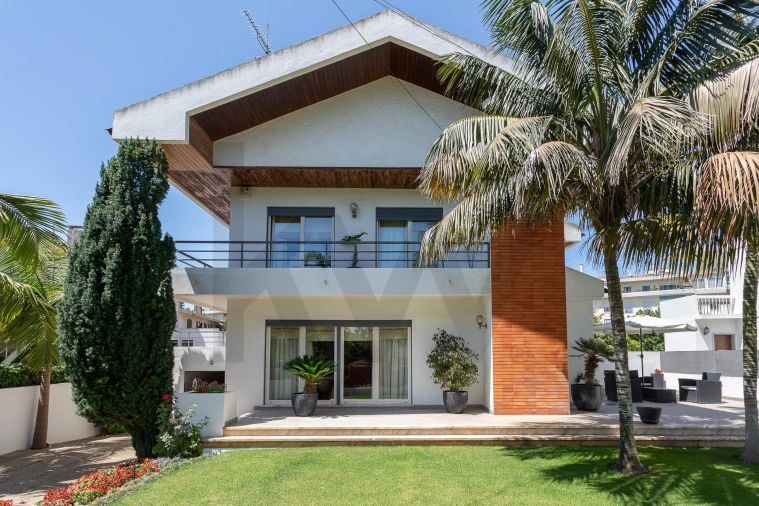 Moradia T4 para Venda em Oeiras e São Julião da Barra, Paço de Arcos e Caxias Foto 1