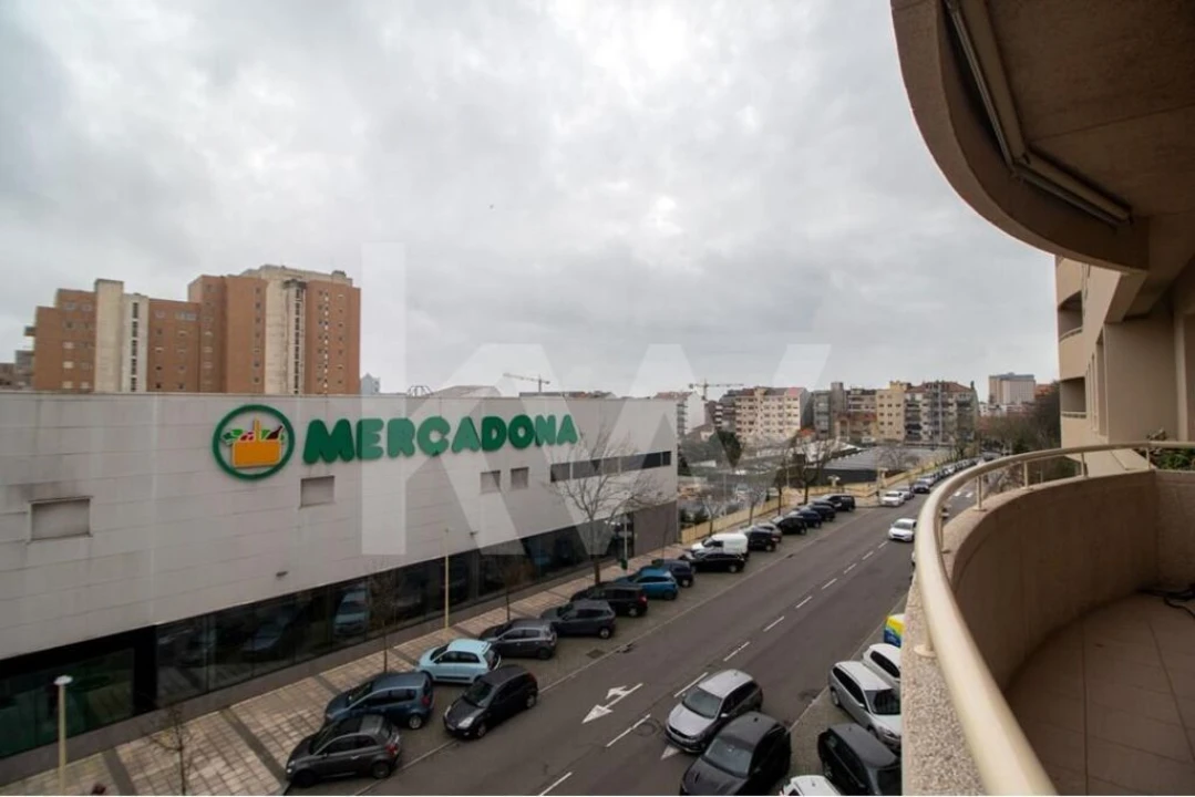 Apartamento T5 para Venda em Cedofeita, Santo Ildefonso, Sé, Miragaia, São Nicolau e Vitória Foto 9