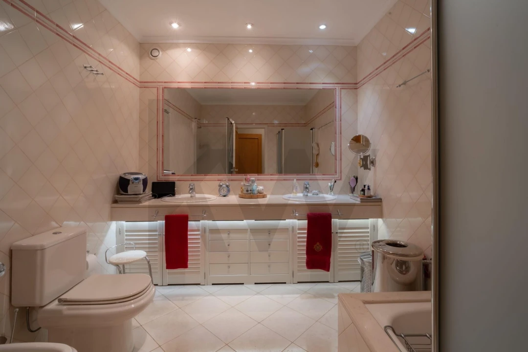 Apartamento T5 para Venda em Cedofeita, Santo Ildefonso, Sé, Miragaia, São Nicolau e Vitória Foto 12