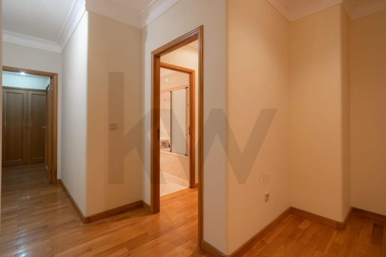 Apartamento T5 para Venda em Cedofeita, Santo Ildefonso, Sé, Miragaia, São Nicolau e Vitória Foto 11
