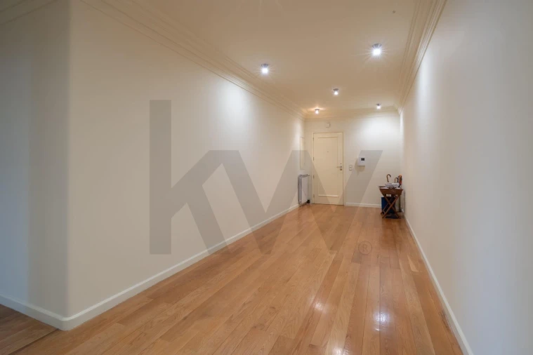 Apartamento T5 para Venda em Cedofeita, Santo Ildefonso, Sé, Miragaia, São Nicolau e Vitória Foto 8