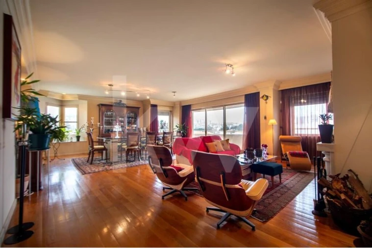 Apartamento T5 para Venda em Cedofeita, Santo Ildefonso, Sé, Miragaia, São Nicolau e Vitória Foto 2